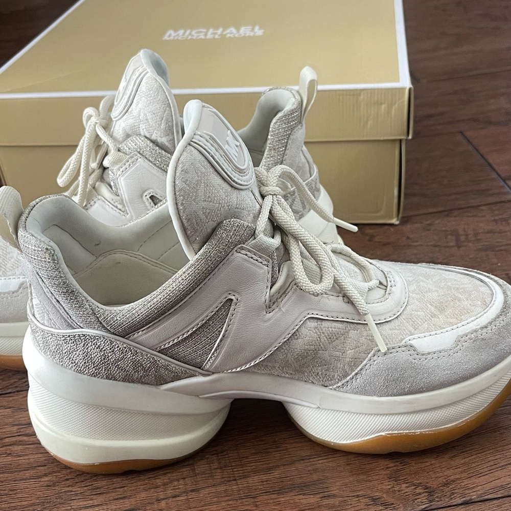 michael kors chunky heels